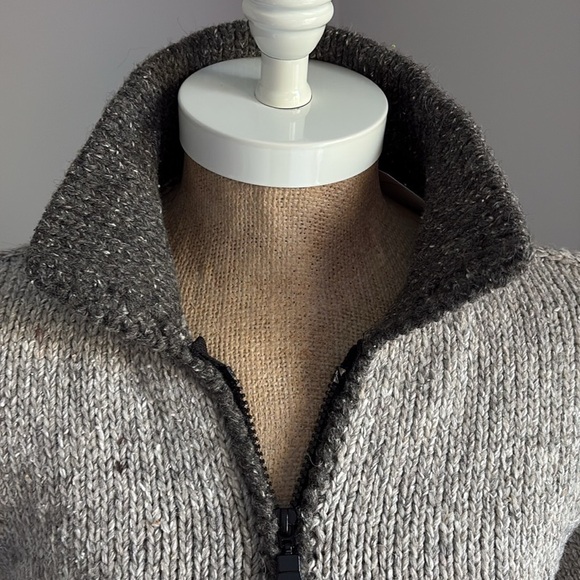 e.c.c. Ecuadorian Clothing Company Handmade in Ecuador Front Zip Sweater SMALL - Picture 3 of 14